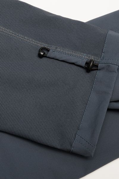 bruki-sally-grey-2025-011 bruki-sally-grey-2025-011