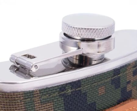 Фляга Следопыт оплетка из oxford camo pixel 180 мл